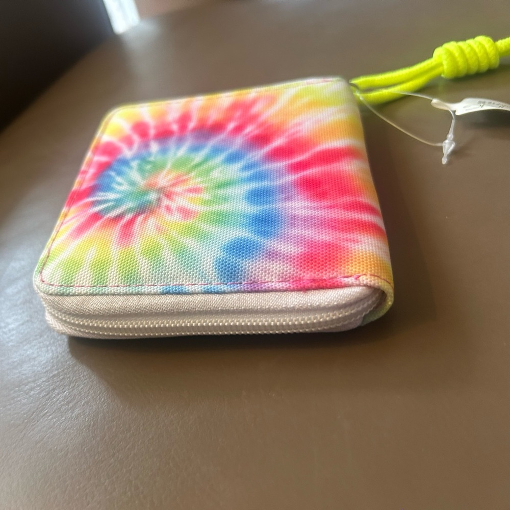 Compact Colorful Tie-Dye Wallet - Picture 4 of 13